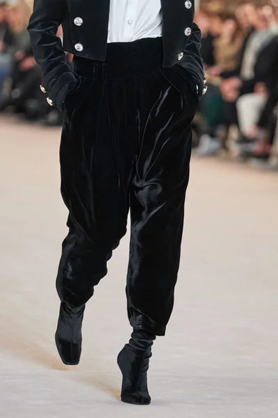 Look 235